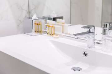 Bathroom sink