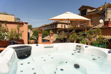 Private spa tub