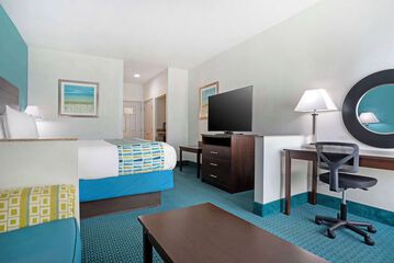 Room 27 of 38