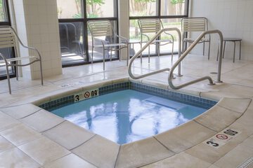 Indoor spa tub