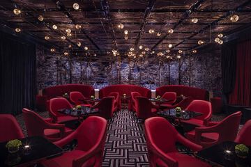 Lobby lounge