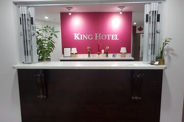 Check-in/check-out kiosk