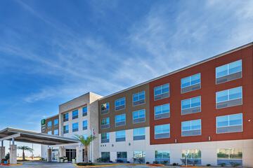 Holiday Inn Express & Suites Brenham South