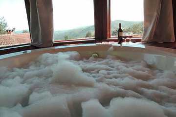 Jetted tub