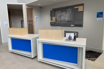 Check-in/check-out kiosk