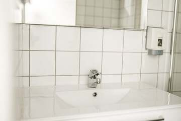 Bathroom sink