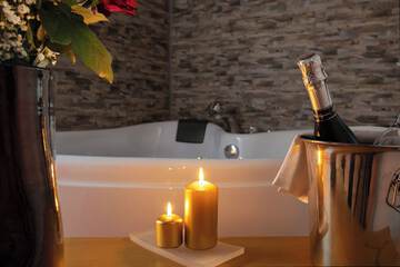 Private spa tub