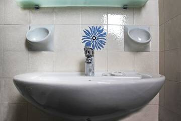 Bathroom sink