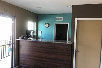 Check-in/check-out kiosk