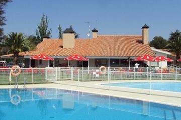 Poolside bar