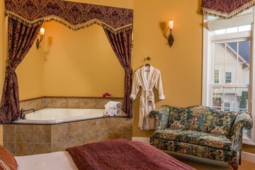 Private spa tub