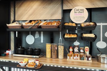 Breakfast buffet
