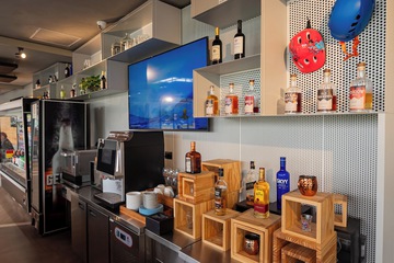 Sports bar
