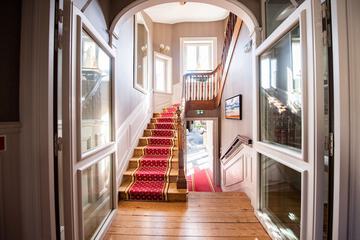 Handrails in hallways