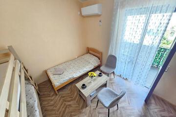 Photo 51