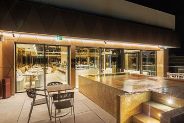 Poolside bar