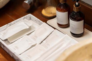 Bathroom amenities