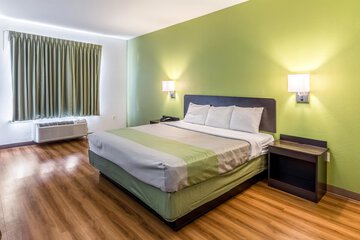 Room 16 of 32