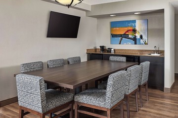 Room 16 of 38