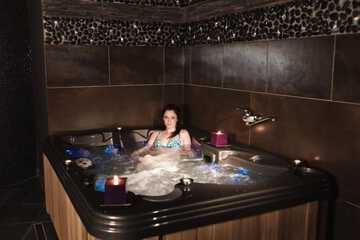 Indoor spa tub