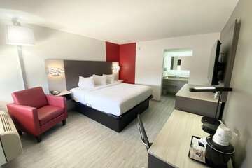 Ramada by Wyndham Tuscaloosa