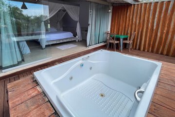 Jetted tub