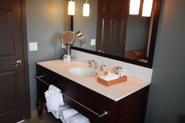 Bathroom sink