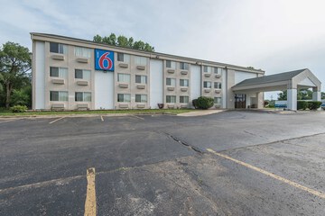 Motel 6 Lawrence KS