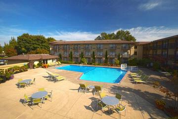 Valley River Inn