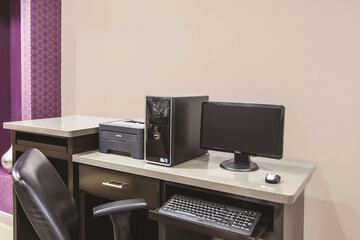 Business Center 31 of 31