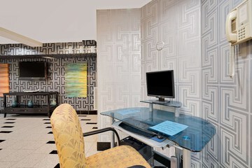 Business Center 15 of 15