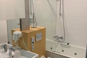 Jetted tub