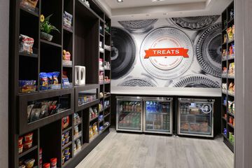 Snack bar