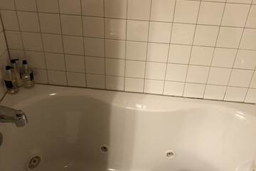 Jetted tub