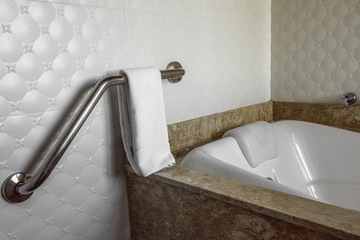 Jetted tub