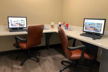 Business Center 24 of 25