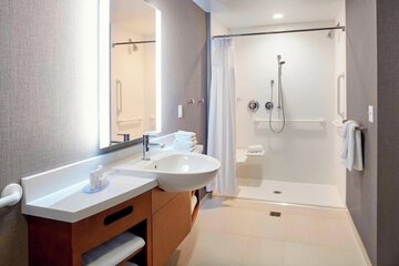 Room 15 of 22