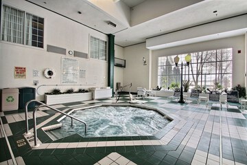 Indoor spa tub