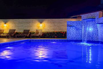 Pool waterfall
