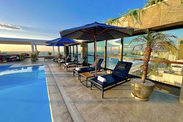 Rooftop pool