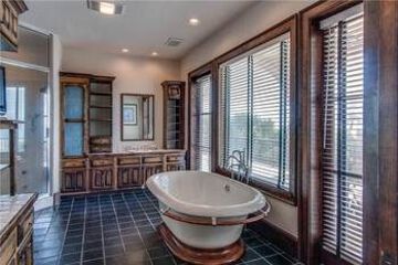 Deep Soaking Bathtub