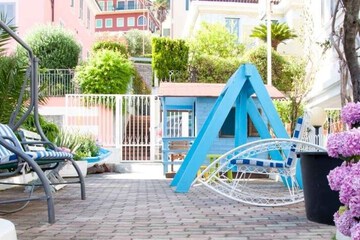 Children's play area - outdoor