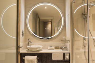 Bathroom sink