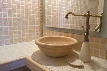 Bathroom sink