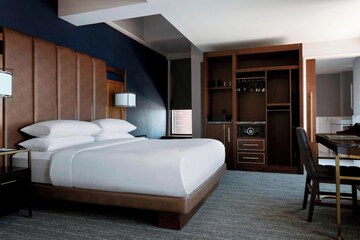 Room 27 of 95