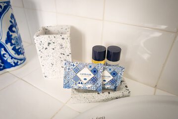 Bathroom amenities