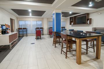 Breakfast/Coffee Service 48 of 55