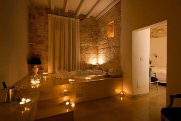 Private spa tub