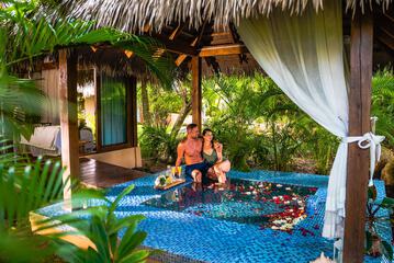 Outdoor spa tub