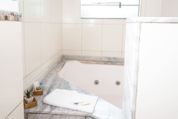 Private spa tub